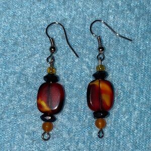 AMBER pierced beaded dangling drop earrings
sterling wires vintage new